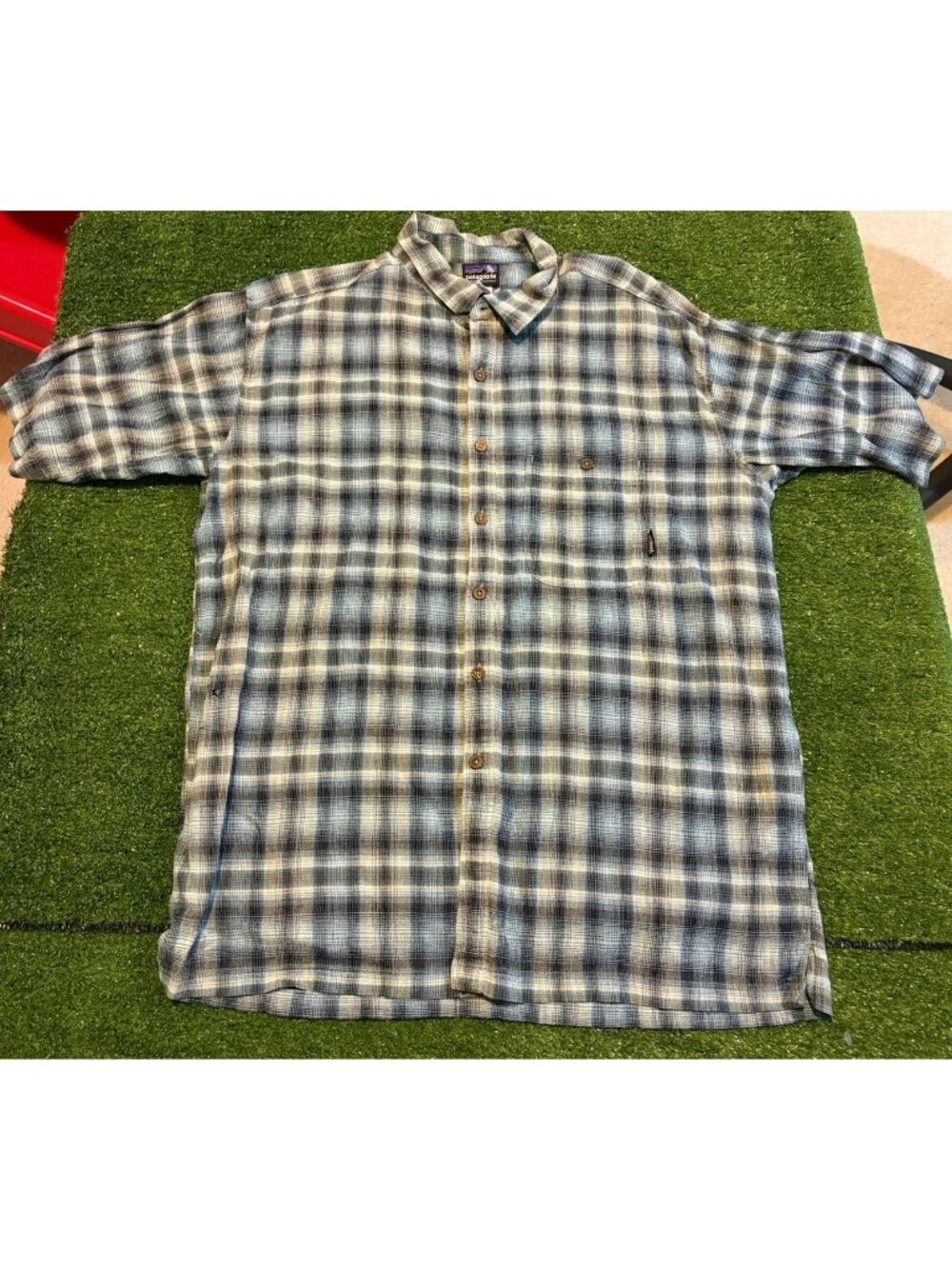 Patagonia shirt mens XL blue gray short sleeve plaid hiking outdoor pocktets - Picture 2 of 14